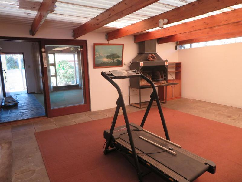 To Let 5 Bedroom Property for Rent in Mikro Park Western Cape